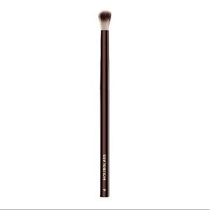 Hourglass 4 crease brush